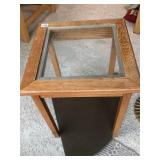 ETCHED FROSTED GLASS TOP SIDE TABLE W/ DUCK IN