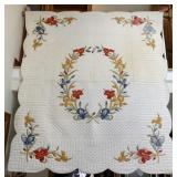 WREATH HANDSTITCHED QUILT SCALLOPED EDGE