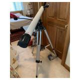 TELESCOPE MEADE MODEL 285 W/ STAND 60 MM