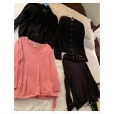 LAURA ASHLEY L 100% LAMBSWOOL BLACK SWEATER