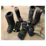 SHOW BOOTS 12 AND 10 ARTIC CAT AND GLOVES