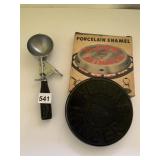 LARGE HAMILTON BEACH SCOOPER, PORCELAIN ENAMEL