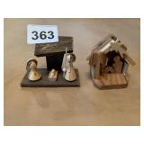 2 MINI WOOD NATIVITIES, 2X3