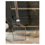 ANTIQUE POTATO SHOVEL