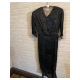 VIRGINIA DORE NY VINTAGE DRESS V NECK, LACE ON