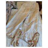 VINTAGE HAND KNITTED GLOVES AND PANTS BUTTON