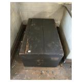 4X3 TRUNK WOOD NO INTERIOR OVERALL SOLID COND.
