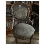 ROUND GREEN TUFTED CHAIR GOOD COND.