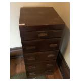 SMALL DRESSER 29 H X 12.5 W X 20 D, 1 HANDLE