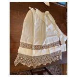 CROCHETED HEMMED LONG HALF APRON