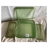 GREEN REFRIGERATOR PAN W/ LID AND EXTRA LIDS