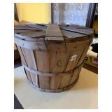 ROYALTON BASKET COMP. CHIP BASKET W/ LID