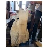 LARGE GROUP OF VINTAGE CLOTHES