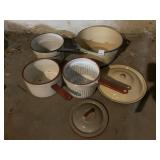 PORCELAIN POTS, STRAINER