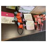 COSMETIC BAGS, HEY GIRL HEAD BOPPERS, HEART,