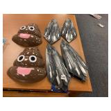 ADVENGERS ARM BANDS AND 2 POO MASKS