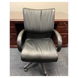 BLACK 5 WHEEL EXECUTIVE ARMCHAIR GOOD CONDITION