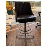 1 BAR STOOL