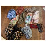 SCARF, GLOVES, TOTE