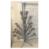 4' ALUMINUM CHRISTMAS TREE COMPLETE