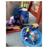 UMBRELLAS, CLEANING PRODUCTS