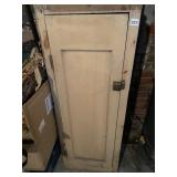 1 DOOR CABINET W/ SHELVES 4