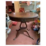 MERSMAN 7211 OVAL PARLOR TABLE W/ CENTER DRAWER