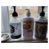 SOAP DISPENSERS, DOG, HEART