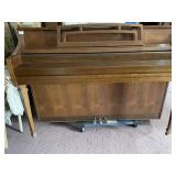 CONN PIANO 39.5 H X 58 W X 22 D