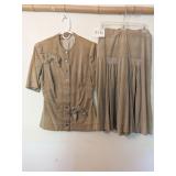 ANTIQUE 2 PC LADIES GREEN VELVETEEN SKIRT AND