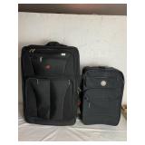 FULL SIZE ROLLING SUITCASE SWISS GEAR AND