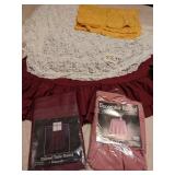 DECORATOR TABLECLOTHS ROUND TWO DARK RED/MAROON