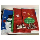 6 FELT CHRISTMAS GIFT BAGS, SANTA CAT FIGURINES