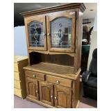 OAK 2 PIECE HUTCH WITH GLASS SHELVES 80X18