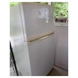 KENMORE FRIDGE 66 H 32 W 32D
