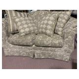 AMERICAN SIGNATURE LOVE SEAT WITH MATCHING