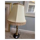 MARBLE BASE WITH FRINGE SHADE 20IN H LINING ON