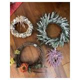 4 WREATHES 1 MADE OF SHELLS