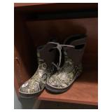BOGS BOOTS SIZE 8