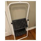 FOLDING STEPSTOOL