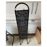 FOLDING METAL PLANT HOLDER