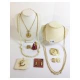 MADE IN ITALY BEADED NECKLACE GOLD TONE SUN