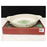 LENOX HOLIDAY OVAL BAKER HOLLY DESIGN NEW BOXED