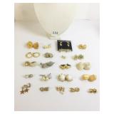 GROUP OF GOLD TONE PEARL AND SILVER TONE EARRINGS