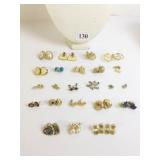 GROUP OF ASSORTED EARRINGS CLIP ONS PIERCED