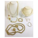 POLISHED STONE NECKLACE WITH CAT OFF CENTER