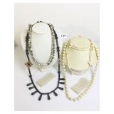 BEADED NECKLACE TWO SMALL PEARL CROCHETED