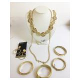 TRIFARI NECKLACE MONET CHAIN MONET CARDED