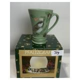 PFALTZGRAFF WINTERBERRY SCULPTED TEA LIGHT