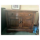 FARMHOUSE STYLE SIDE TABLE 1 DRAWER 2 DOOR